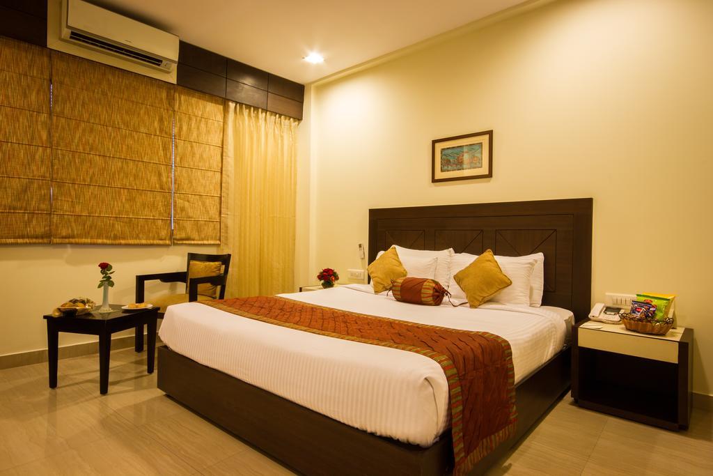 Hotel Classic Diplomat New Delhi Room photo